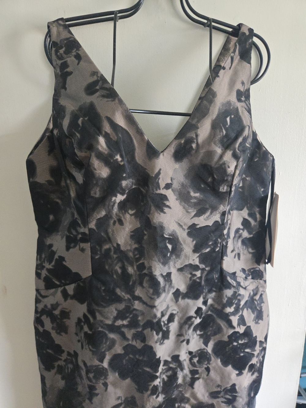 Sleeveless V-Neck Floral Dress in Taupe and Black